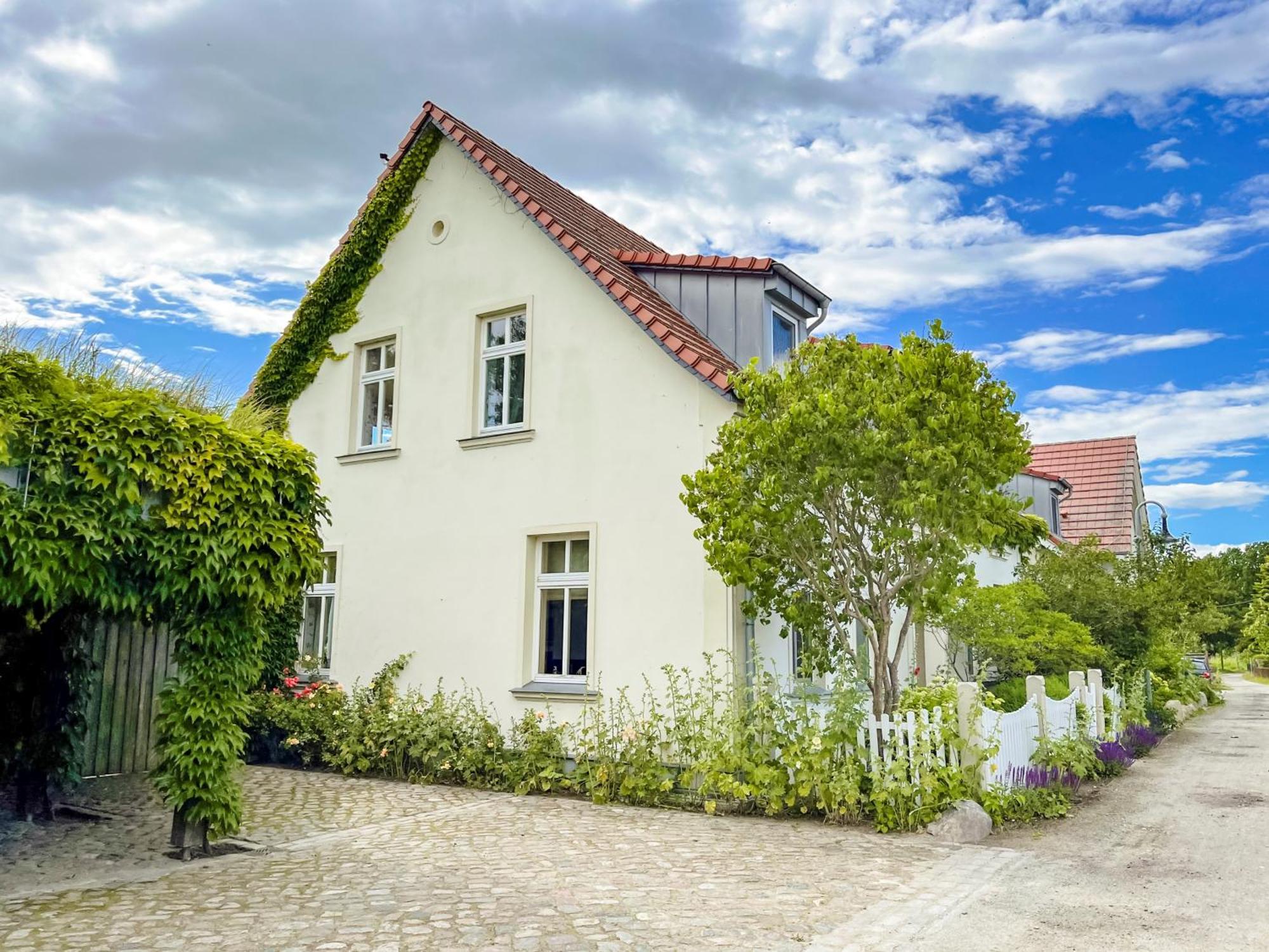 Peeneblick - Traumhaus In Exklusiver Direktlage Am Wasser Mit Eigenem Bootssteg Fuer 8 Personen Rankwitz Luaran gambar